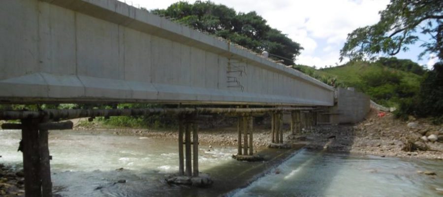 puente-y-obras-complementarias-sobre-la-quebrada-la-Barrena